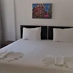 Santo فندق اكياكا