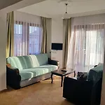 Santo فندق اكياكا