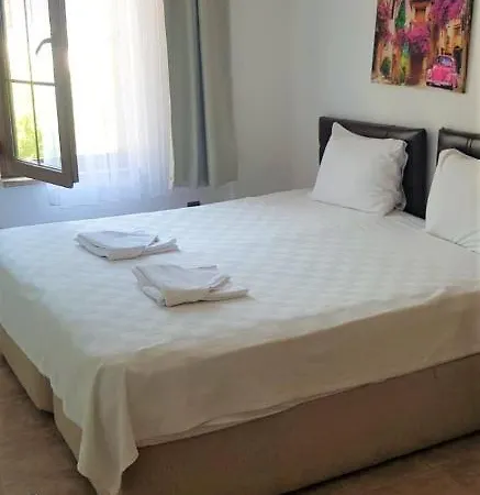 Santo Aparthotel *