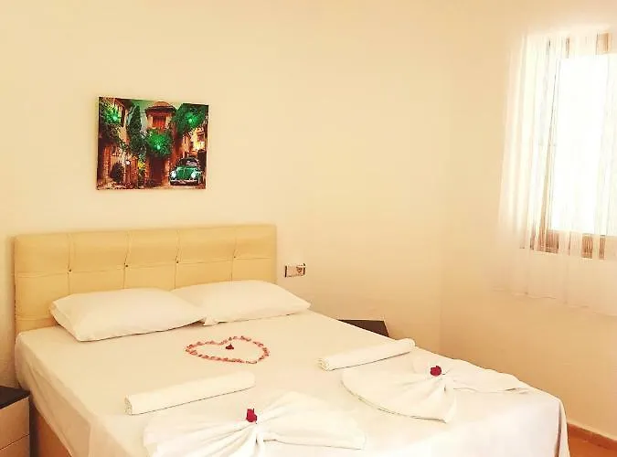 Santo Hotel *